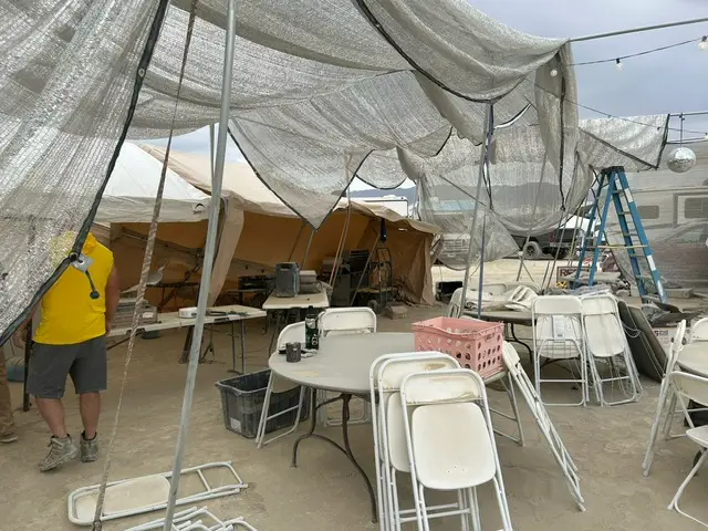 LMT poles and Aluminet destroyed in the Wind.